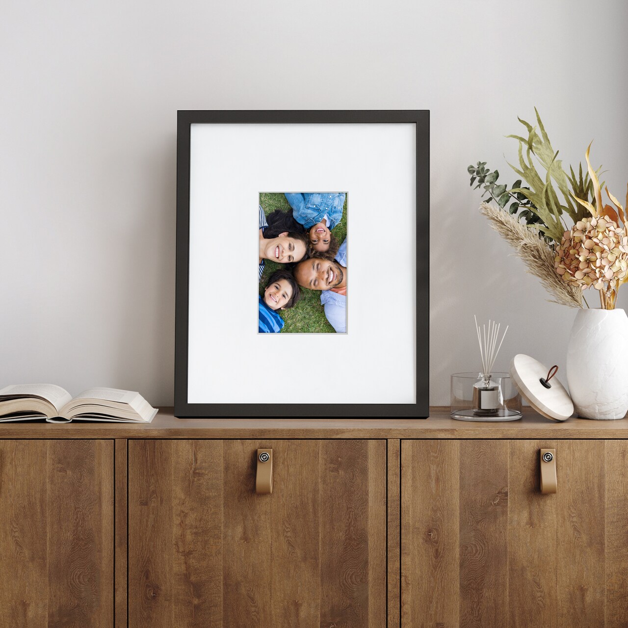 Americanflat Soho Gallery - 15x18 Digital Picture Frame - Wide Mat - 10.1" HD Touchscreen - Expandable Storage & Built-In WiFi